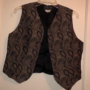 New York City Separates Co brown paisley vest